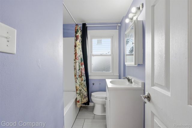 520 E Muir Avenue, Hazel Park, MI 48030