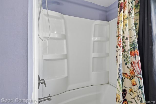 520 E Muir Avenue, Hazel Park, MI 48030