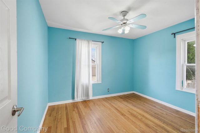 520 E Muir Avenue, Hazel Park, MI 48030
