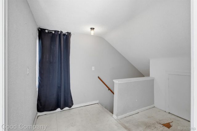 520 E Muir Avenue, Hazel Park, MI 48030