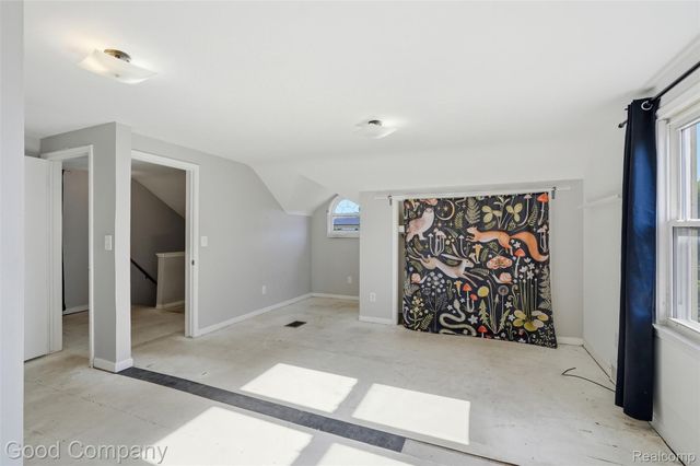 520 E Muir Avenue, Hazel Park, MI 48030