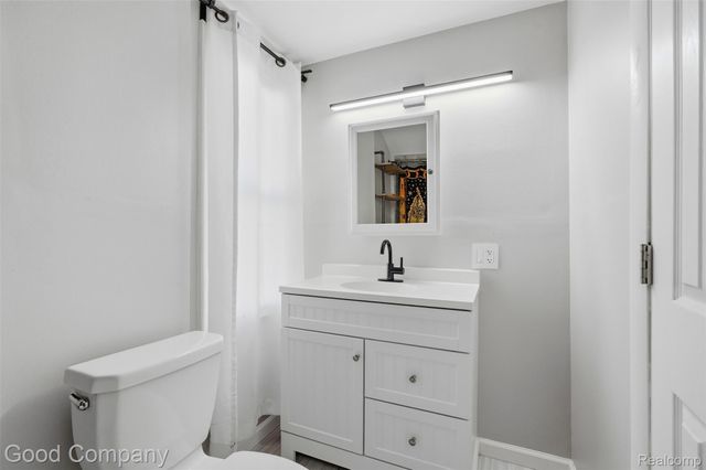 520 E Muir Avenue, Hazel Park, MI 48030