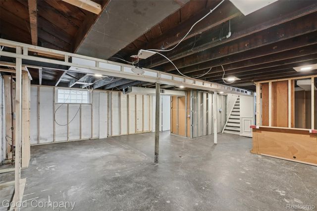 520 E Muir Avenue, Hazel Park, MI 48030