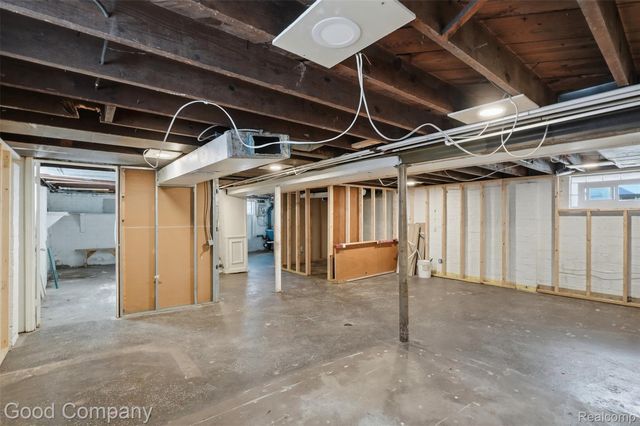520 E Muir Avenue, Hazel Park, MI 48030