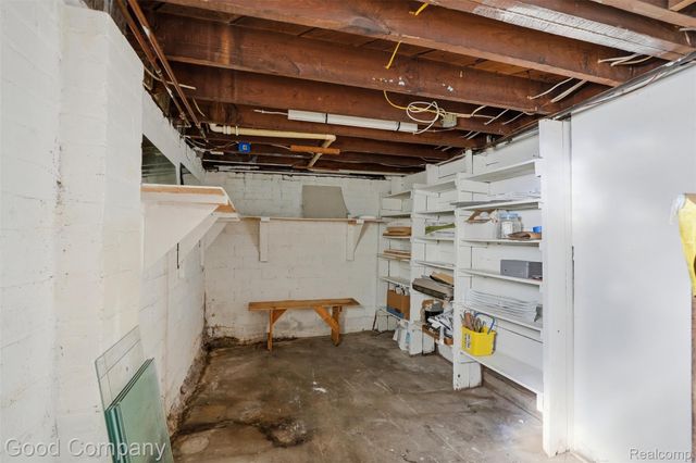 520 E Muir Avenue, Hazel Park, MI 48030