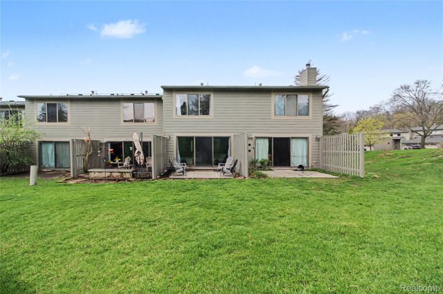 798 Peninsula Court, Ann Arbor, MI 48105