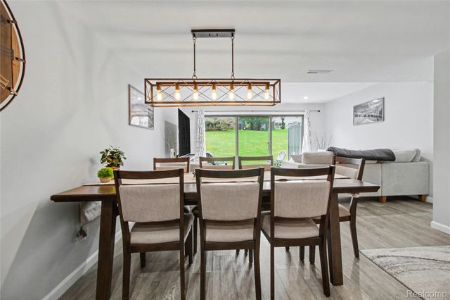798 Peninsula Court, Ann Arbor, MI 48105