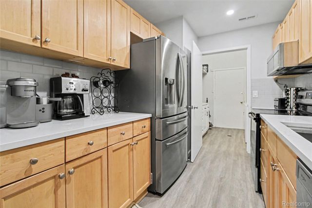 798 Peninsula Court, Ann Arbor, MI 48105