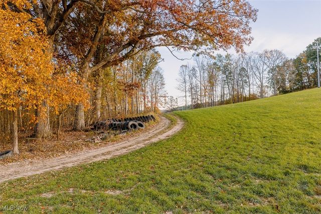 7499 County Road 19, Millersburg, OH 44654