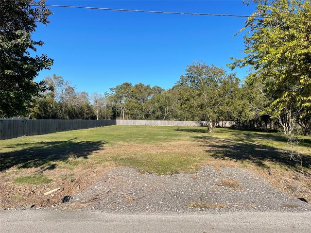 01 Middleton Street, Bacliff, TX 77518