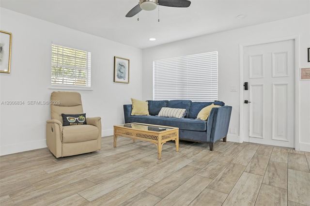 1547 NE 38th St, Oakland Park, FL 33334