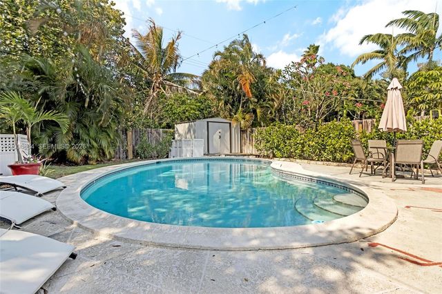 1547 NE 38th St, Oakland Park, FL 33334