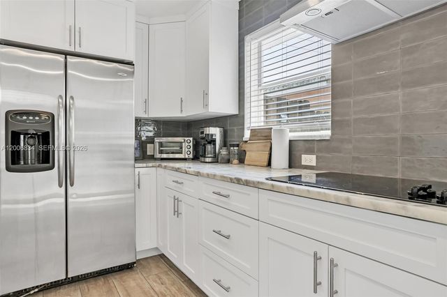 1547 NE 38th St, Oakland Park, FL 33334
