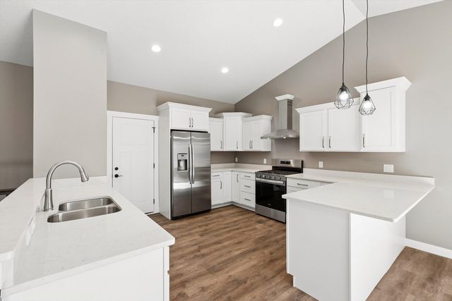 1531 Tyler Court, Camanche, IA 52730