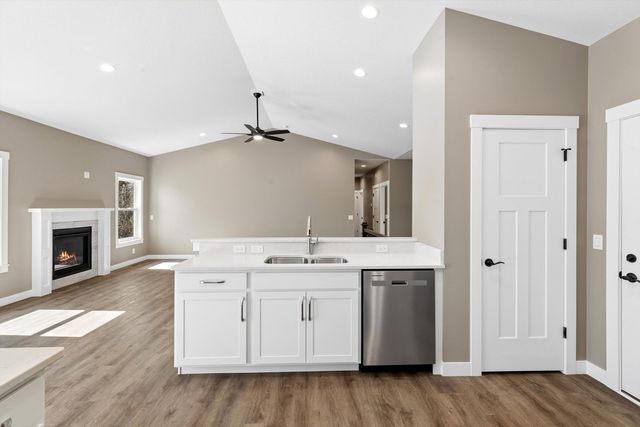 1531 Tyler Court, Camanche, IA 52730