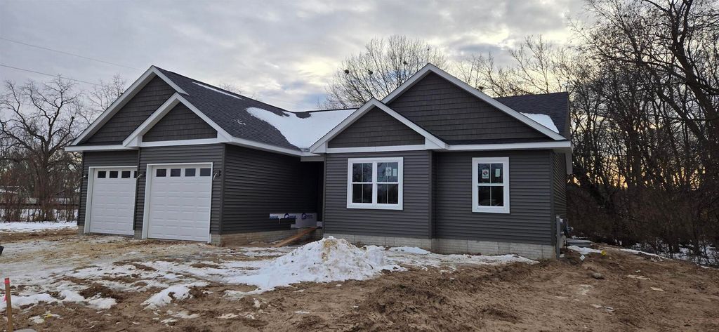 1531 Tyler Court, Camanche, IA 52730