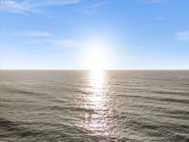 1906 Ne 69TH St, Lincoln City, OR 97367