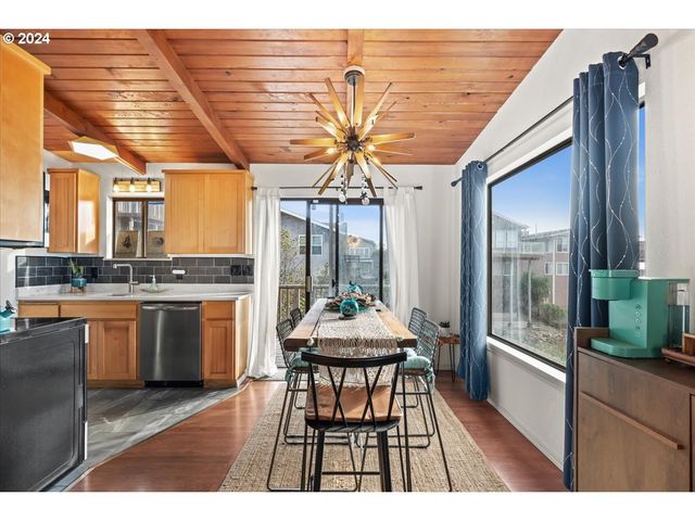 1906 Ne 69TH St, Lincoln City, OR 97367