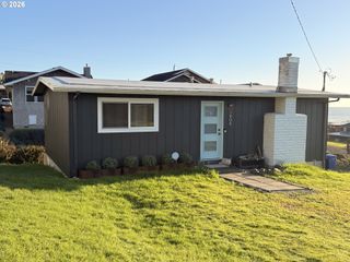 1906 Ne 69TH St, Lincoln City, OR 97367