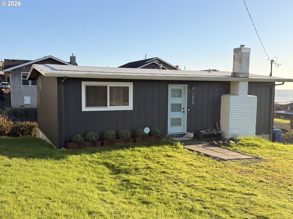 1906 Ne 69TH St, Lincoln City, OR 97367