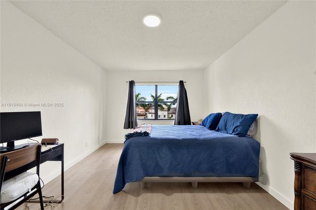 8290 Lake Dr 444, Doral, FL 33166