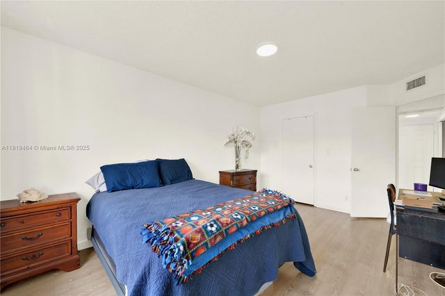 8290 Lake Dr 444, Doral, FL 33166