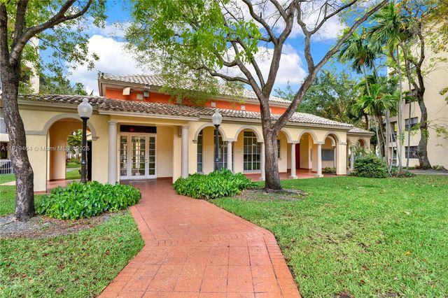 8290 Lake Dr 444, Doral, FL 33166