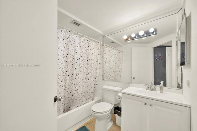 8290 Lake Dr 444, Doral, FL 33166