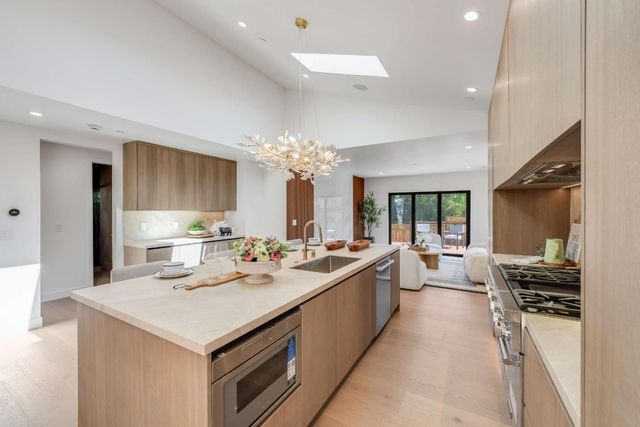 755 Nevada Avenue, San Mateo, CA 94402