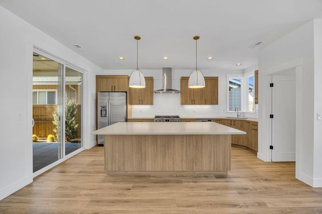 20505 Aberdeen Drive, Bend, OR 97702