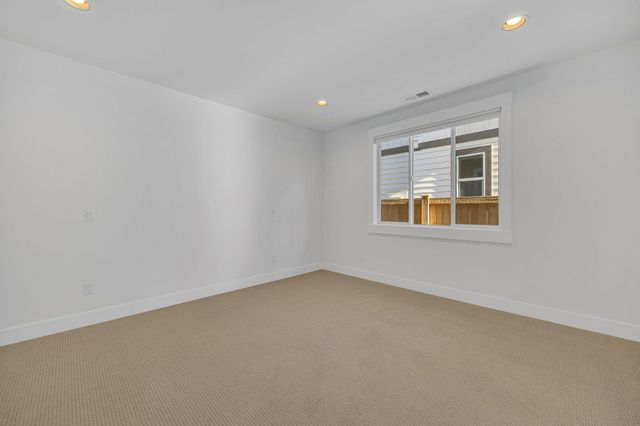 20505 Aberdeen Drive, Bend, OR 97702