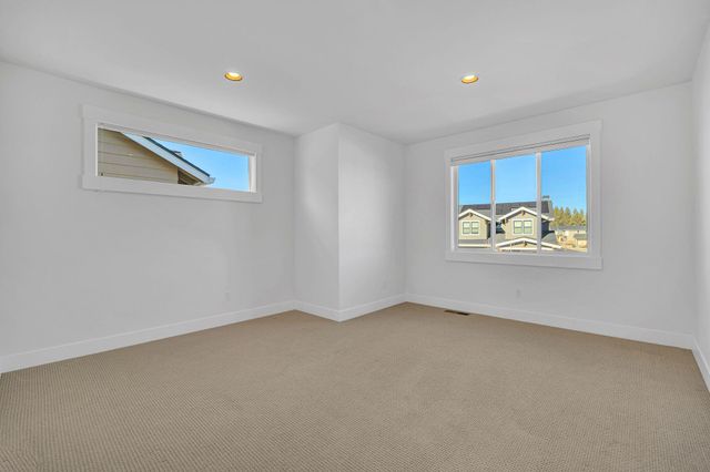 20505 Aberdeen Drive, Bend, OR 97702