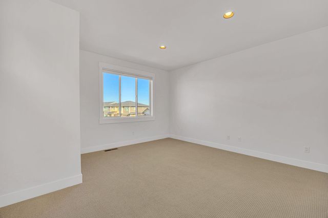 20505 Aberdeen Drive, Bend, OR 97702