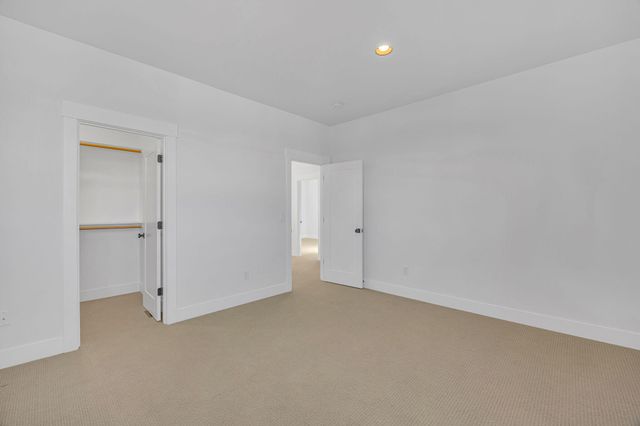 20505 Aberdeen Drive, Bend, OR 97702