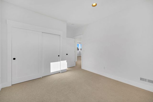 20505 Aberdeen Drive, Bend, OR 97702