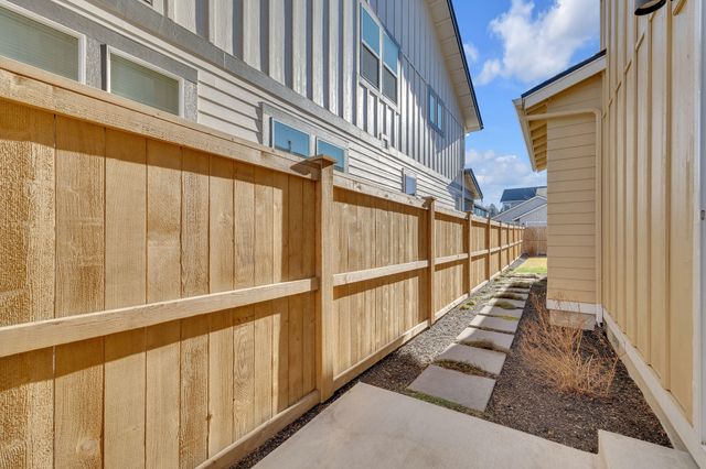 20505 Aberdeen Drive, Bend, OR 97702