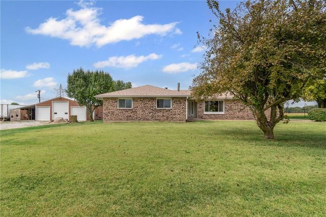 10451 Miners Trail Road, Higginsville, MO 64037