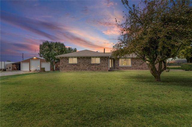 10451 Miners Trail Road, Higginsville, MO 64037