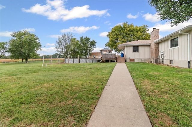 10451 Miners Trail Road, Higginsville, MO 64037