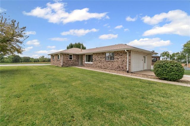 10451 Miners Trail Road, Higginsville, MO 64037