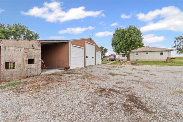 10451 Miners Trail Road, Higginsville, MO 64037