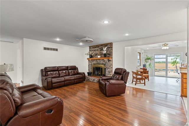 10451 Miners Trail Road, Higginsville, MO 64037