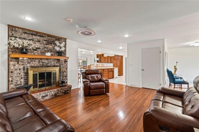 10451 Miners Trail Road, Higginsville, MO 64037