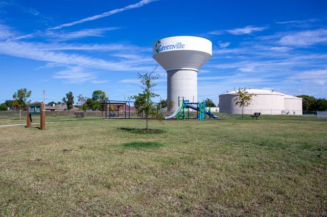 604 Moseley Lane, Greenville, TX 75402