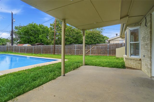 148 Lilac Lane, Azle, TX 76020