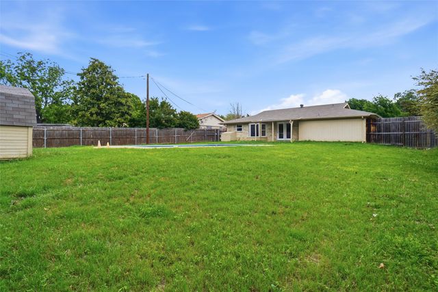 148 Lilac Lane, Azle, TX 76020