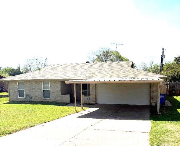 148 Lilac Lane, Azle, TX 76020