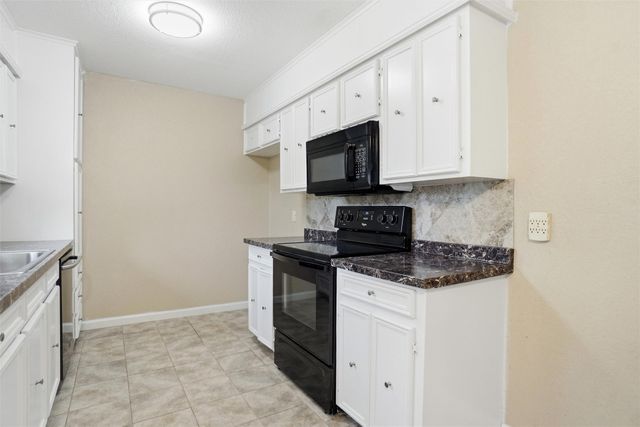 148 Lilac Lane, Azle, TX 76020