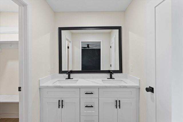 7810 Willow Mint Lane, Houston, TX 77086