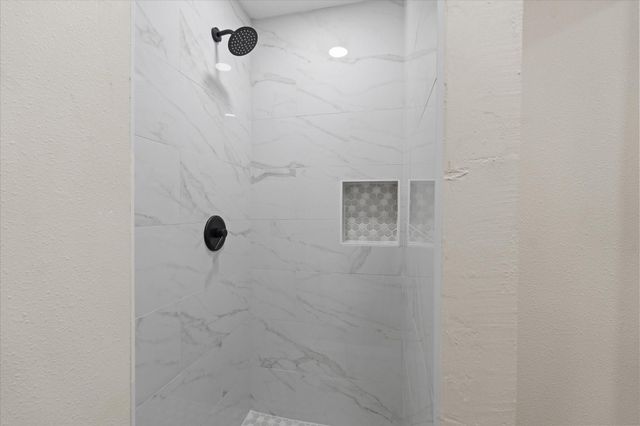 7810 Willow Mint Lane, Houston, TX 77086